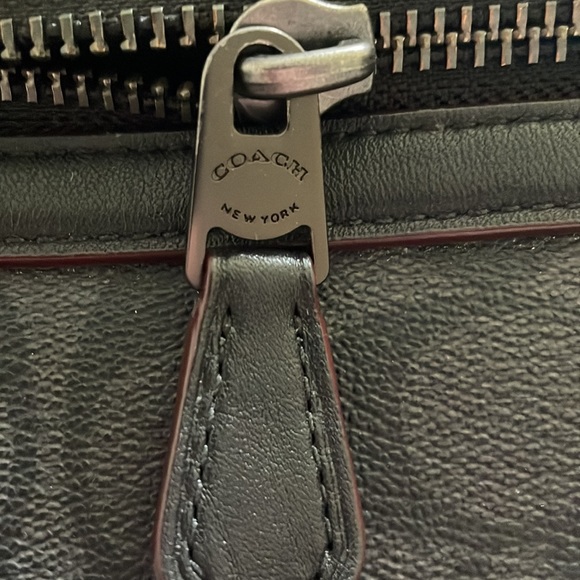 Men’s coach duffel bag, brand new never used. Tags still in pocket! - Picture 2 of 13